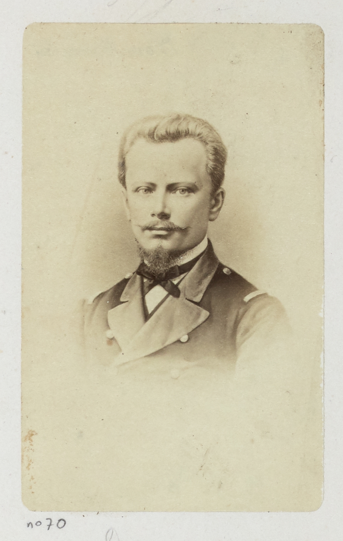 Anonyme, Dombrowski Jaroslaw (1836-1871). Portrait de Jaroslaw Dombrowski (1836-1871), ancien officier polonais réfugié à Paris en 1865. Il devient général de la Commune de Paris, et commande l'aile droite des fédérés.