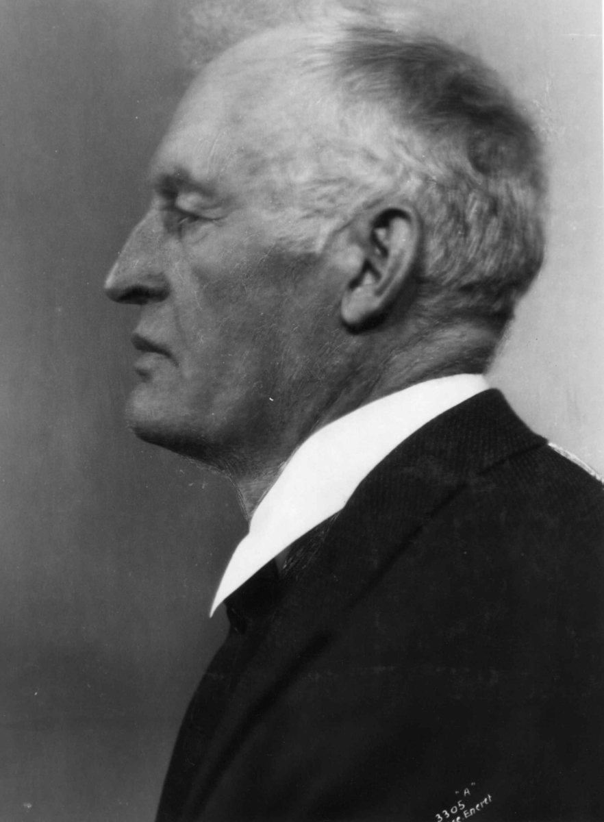 Anders Beer Wilse, Kunstneren og maleren Edvard Munch fotografert av Anders Beer Wilse i 1933.