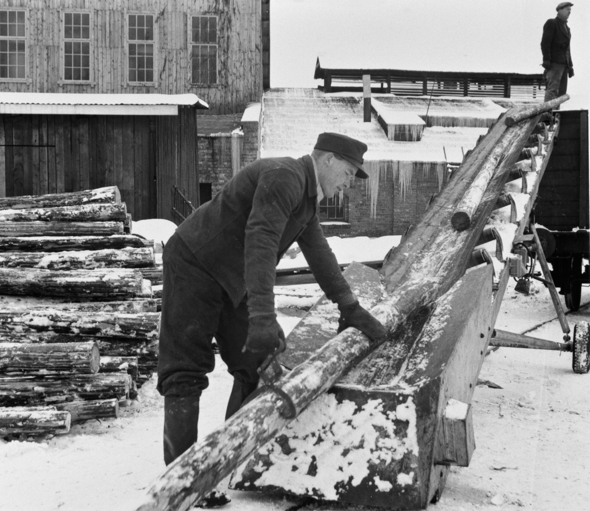 Anno Domkirkeodden, PÅ TOMTA, KLEVFOS, PORTR: TOMTEARBEIDER EINAR FOSSEN(KLEVFOS INDUSTRIMUSEUM), ÅDALSBRUK Løten.