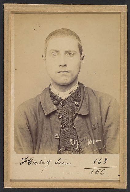 Alphonse Bertillon, Haesig. Léon. 18 ans, né à St-Denis. Chaudronnier. Disposition du Préfet de Police. 14/4/94.