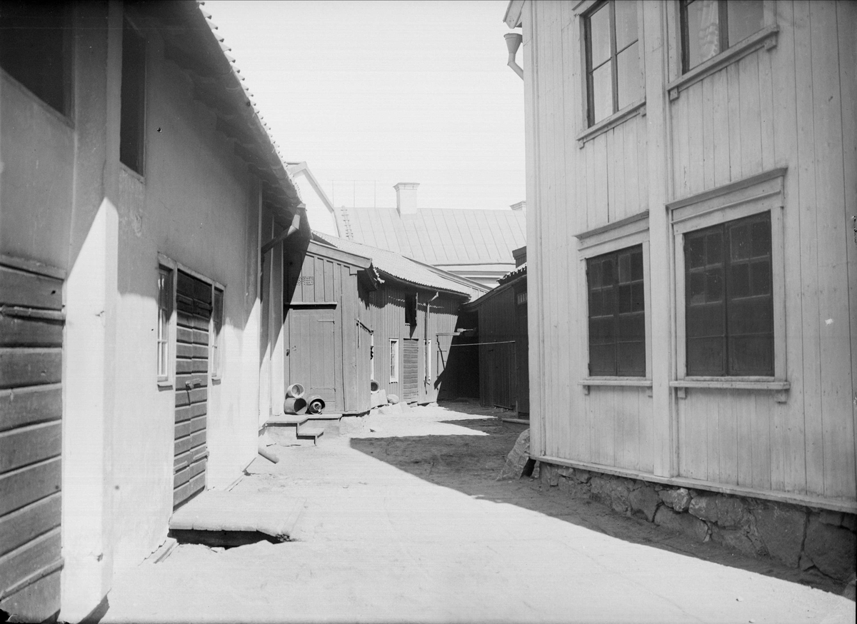 Alfred Dahlgren, Gårdsinteriör, Svartbäcksgatan 12, kvarteret Klostret, Dragarbrunn, Uppsala 1901 - 1902