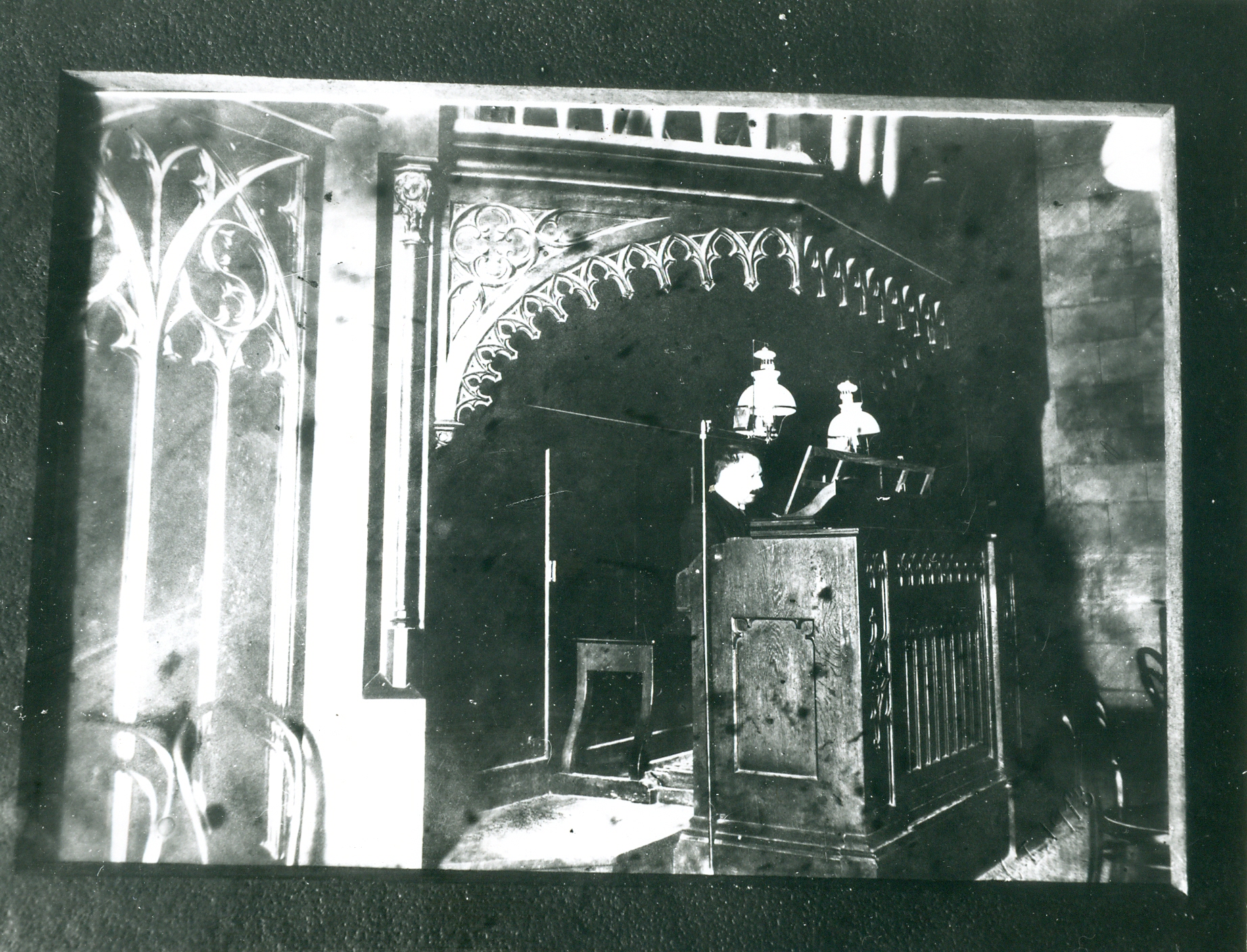 Nino Vranić, Zagreb (Zagreb) - Katedrala Uznesenja Blažene Djevice Marije i svetih Stjepana i Ladislava - Pogled na sviraonik van korpusa prospekta (starija izvedba)