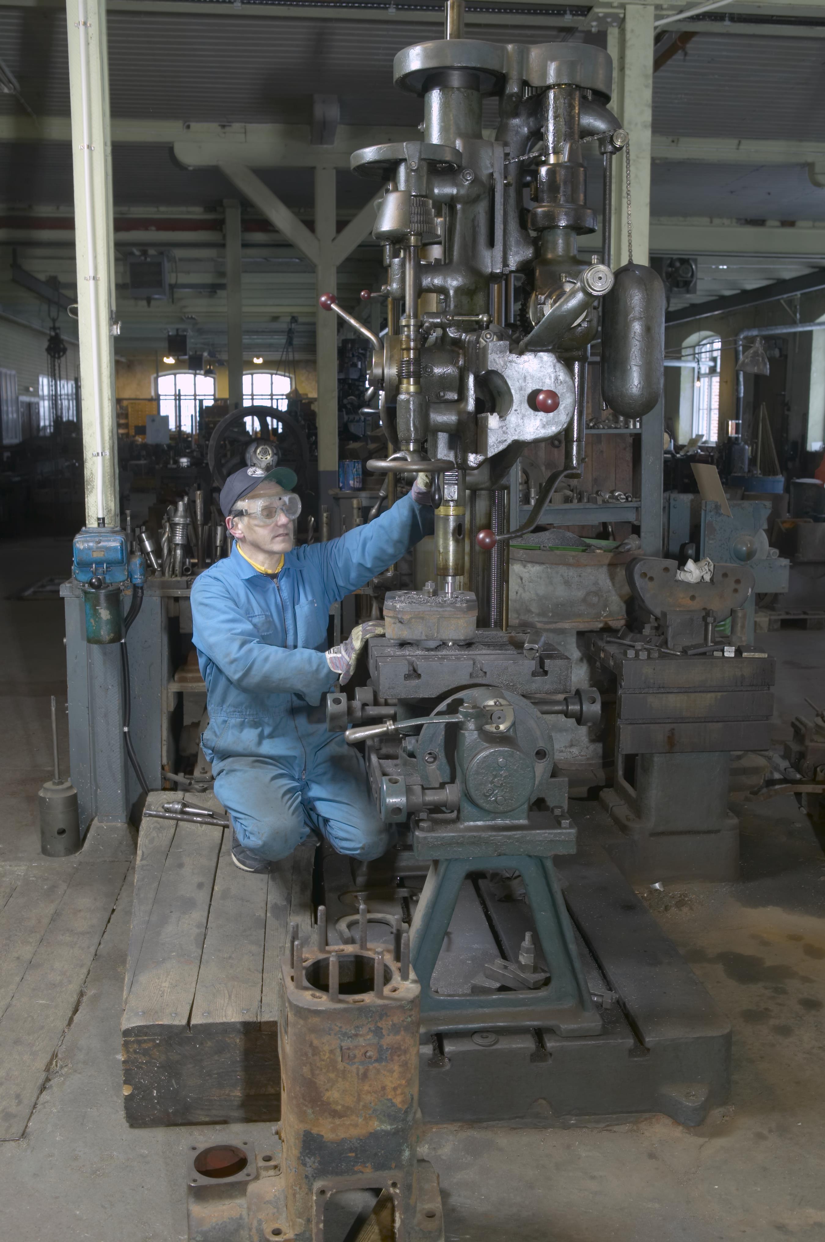 Bengt A Lundberg, Pythagoras motorfabrik