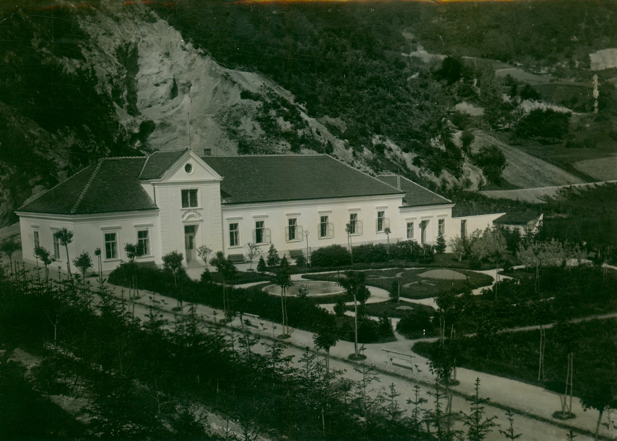 Josip Brunšmid, Krapina - lječilišna zgrada
