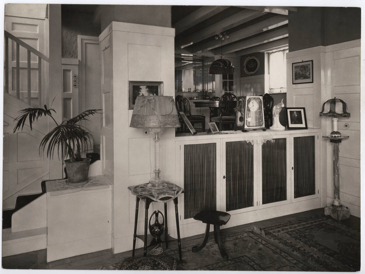 Anonym, Haus Josef und Marie Rufer, Wien XIII., Schließmanngasse 11, Blick von der Halle ins Speisezimmer