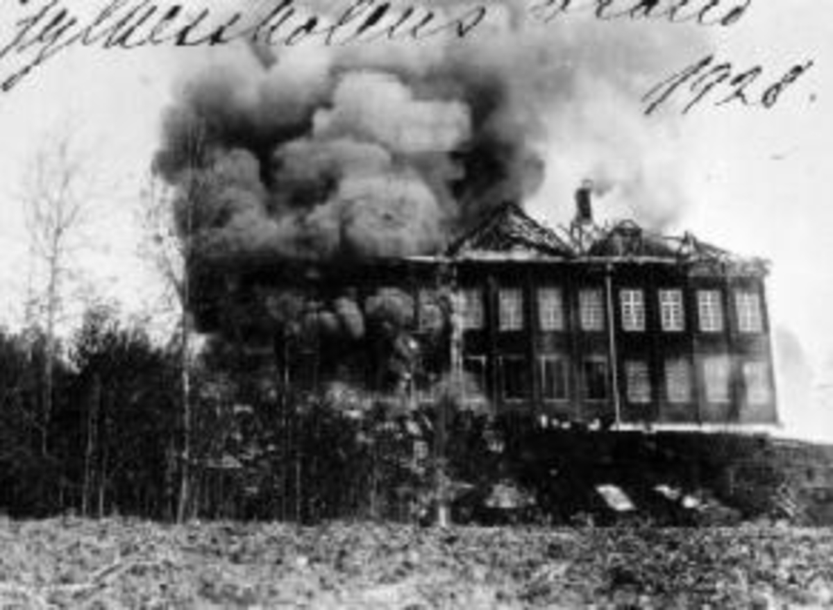 Anno Domkirkeodden, Brann på Ringsaker Fylkesskole, Folkehøgskolen.