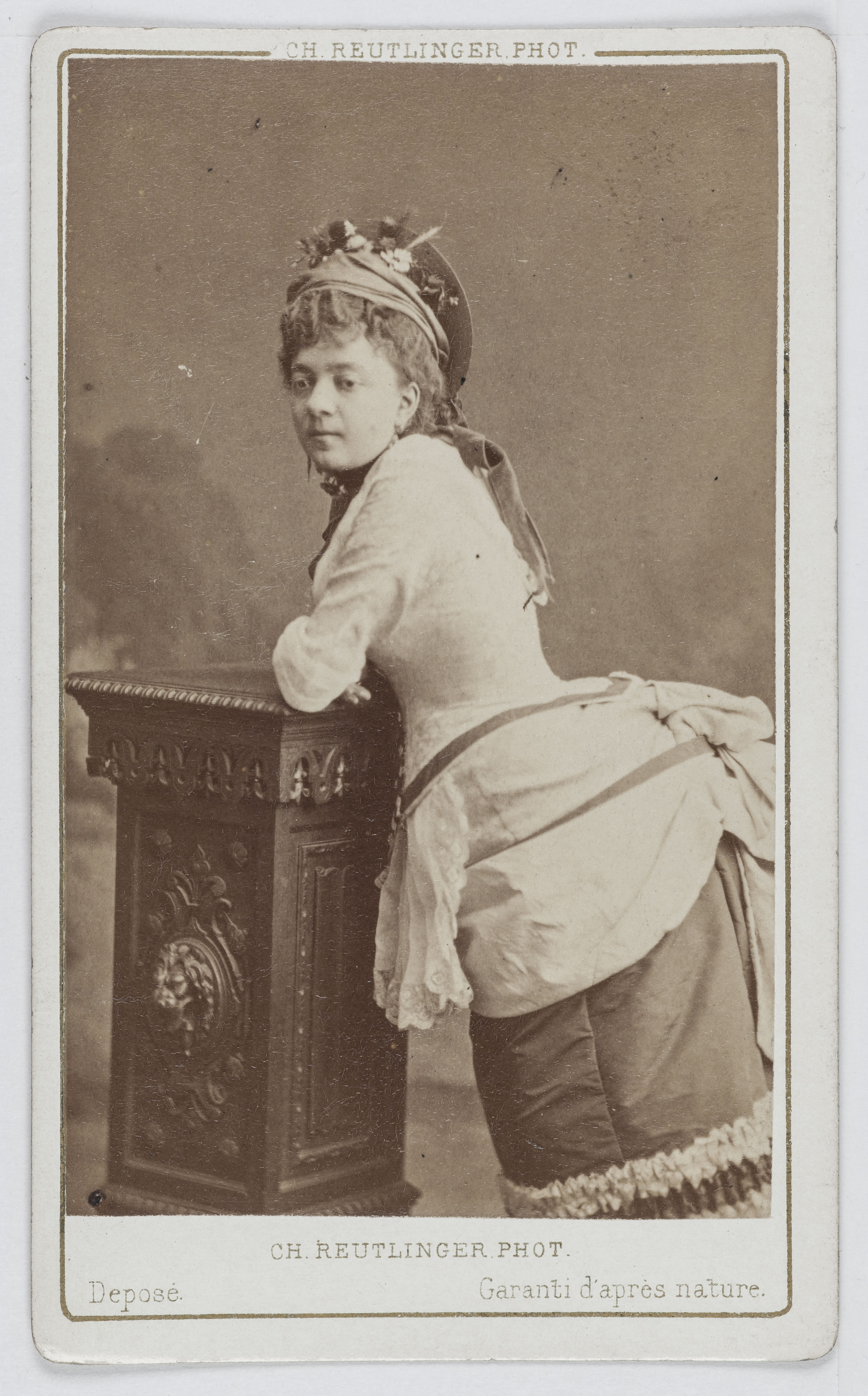 Charles Reutlinger, Portrait de Mademoiselle Goret, dite Mademoiselle Silly, sœur de Delval et actrice au Théâtre des Variétés en 1869 et au Théâtre de la Porte Saint Martin.