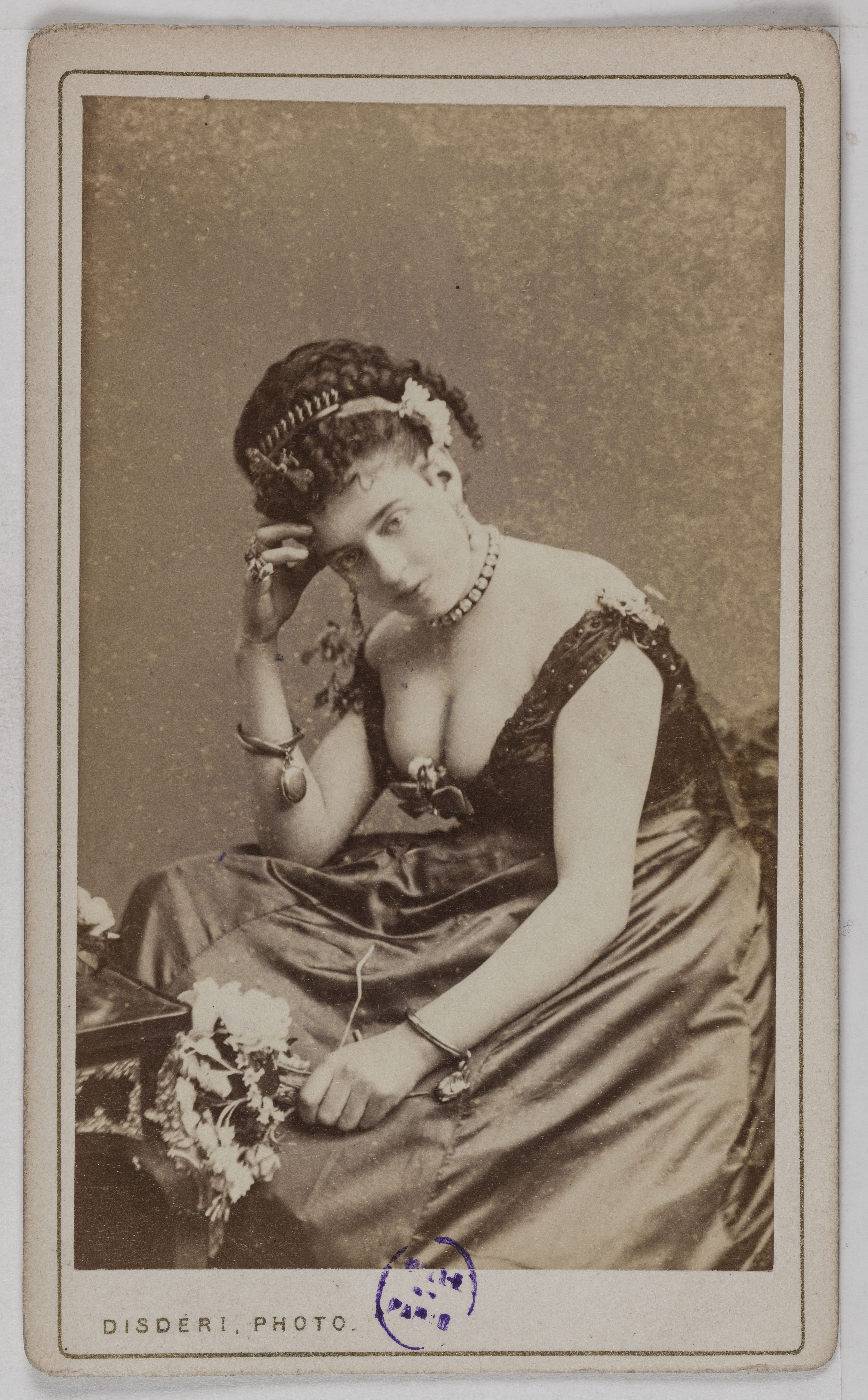 André-Adolphe-Eugène Disdéri, Portrait de Malo, (actrice)