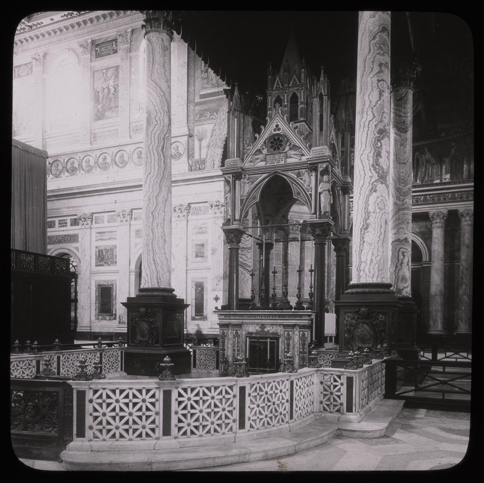 Desconegut, Rome. S. Paul hors les murs, le maître autel, la confession Photo Louvre