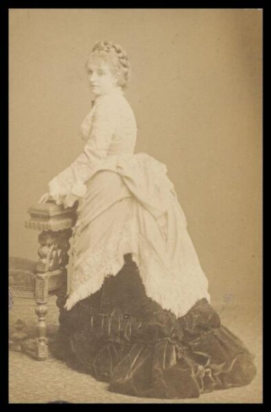 London Stereoscopic and Photographic Company, Guy Little Theatrical Photograph