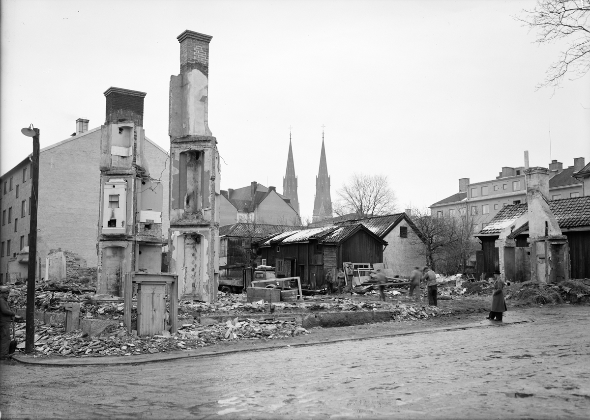 Paul Sandberg, Rivning av Småskoleseminariet, Kyrkogårdsgatan, Uppsala januari 1944