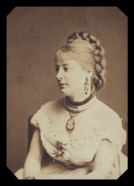 London Stereoscopic and Photographic Company, Guy Little Theatrical Photograph