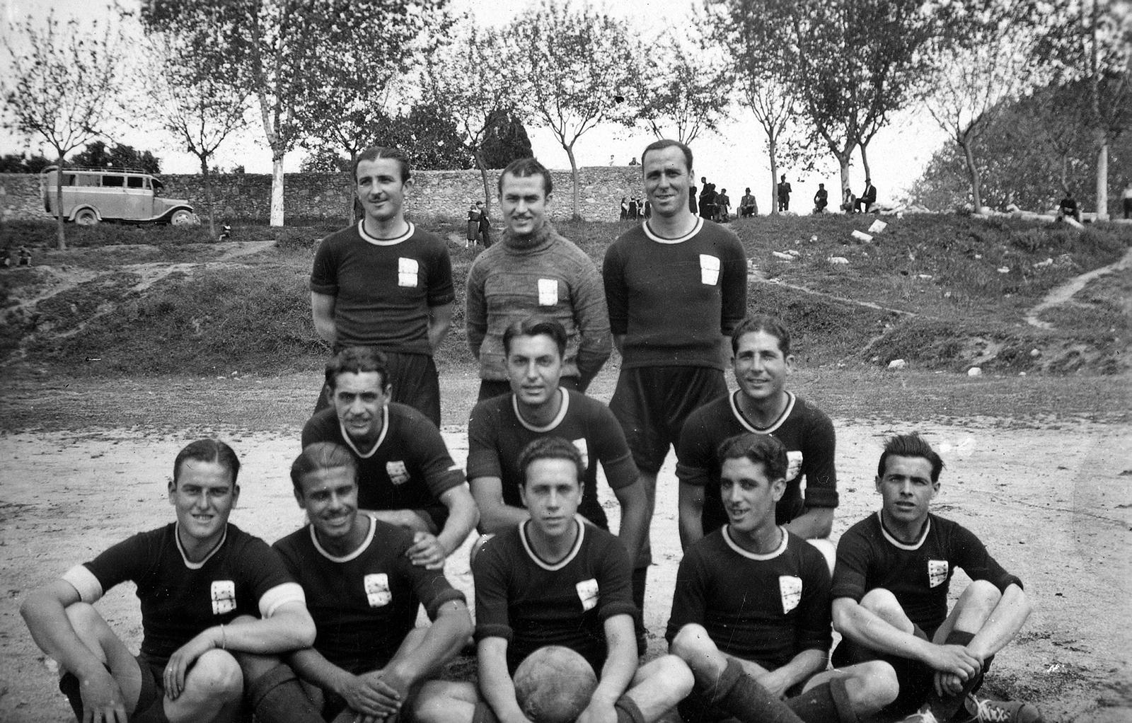 Desconegut, [Football team [
