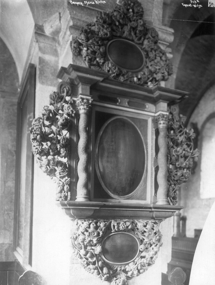 Anders Beer Wilse, Epitafium fra Mariakirken i Bergen.