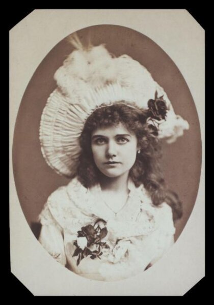 London Stereoscopic and Photographic Company, Guy Little Theatrical Photograph