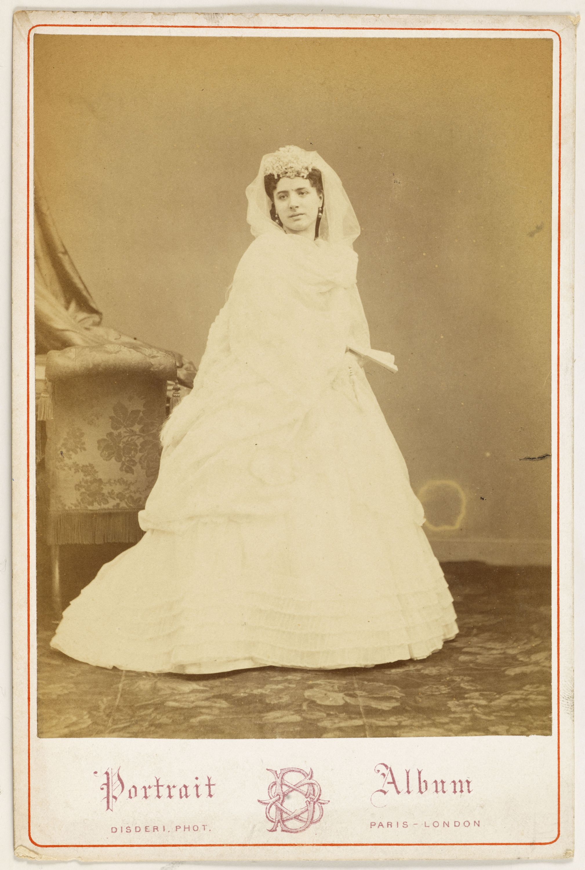 André-Adolphe-Eugène Disdéri, Portrait de Carabin, danseuse
