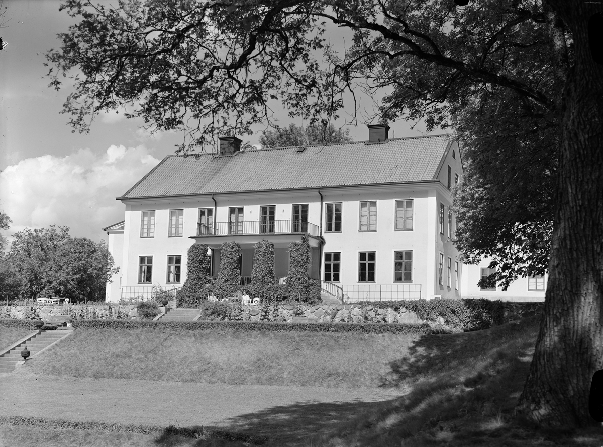 Paul Sandberg, Huvudbyggnaden på Frötuna gård, Rasbo socken, Uppland 1948