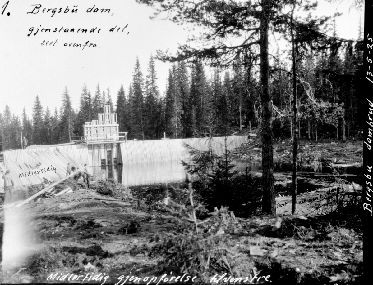 Anno Domkirkeodden, Bergsbudammen, Ringsakerfjellet, dambrudd, gjenstående del, sett ovenfra, midlertidig gjennoppførelse til venstre.