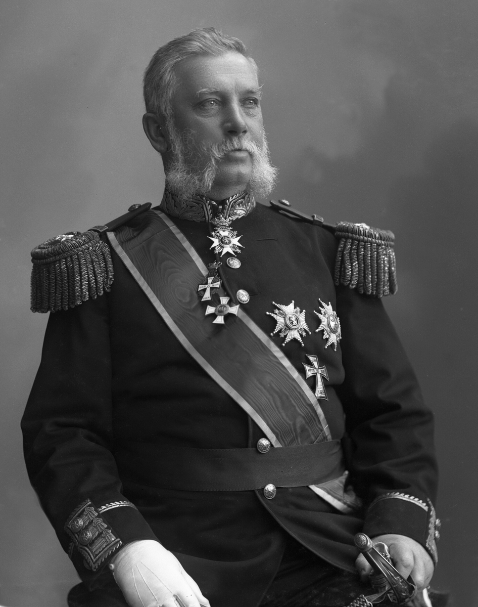 Gustav Borgen, Portrett, Hans Petter L'Orange (1835-1907) i uniform som generalløytnant.