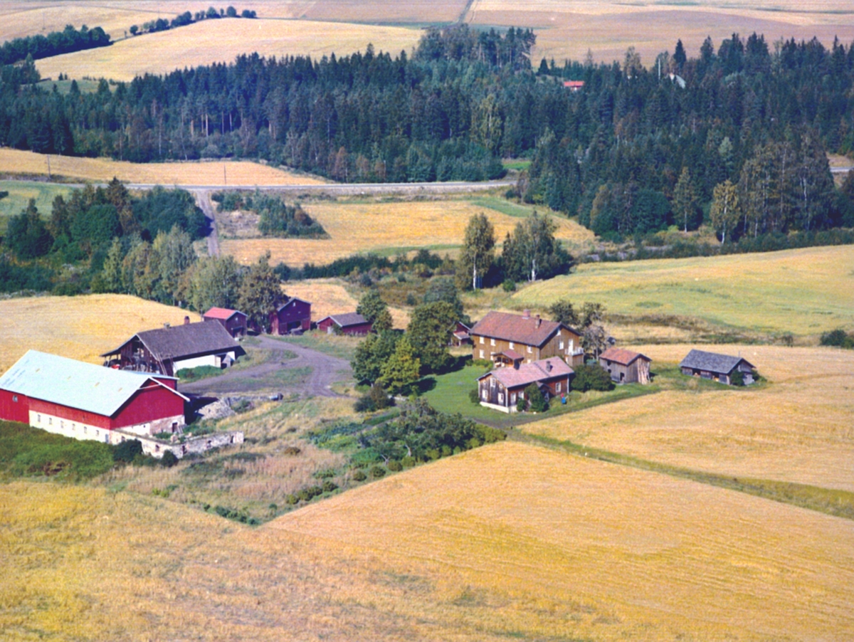 Widerøes Flyveselskap A/S, FLYFOTO RUSTAD GARD
