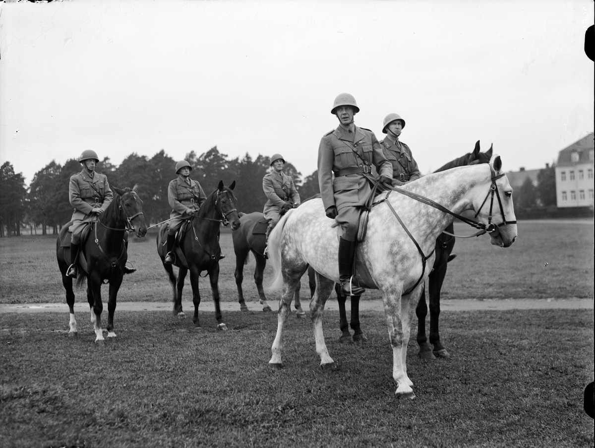 Paul Sandberg, “Solemnity at Polacksbacken yesterday,” Colonel Olle Norman and other newly appointed commanders, Upplands Regemente, I 8, Uppsala October 1942