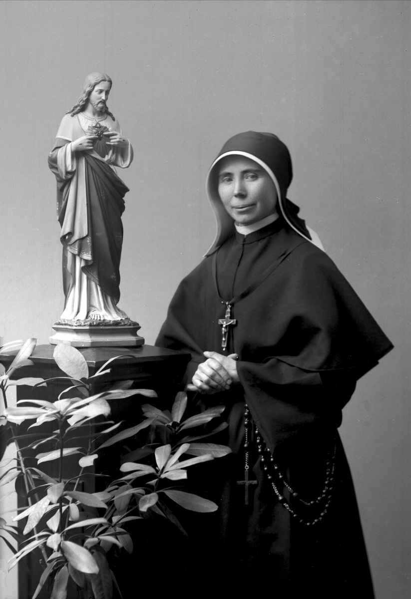 Gustav Borgen, Portrett, nonne, søster Cecilie.