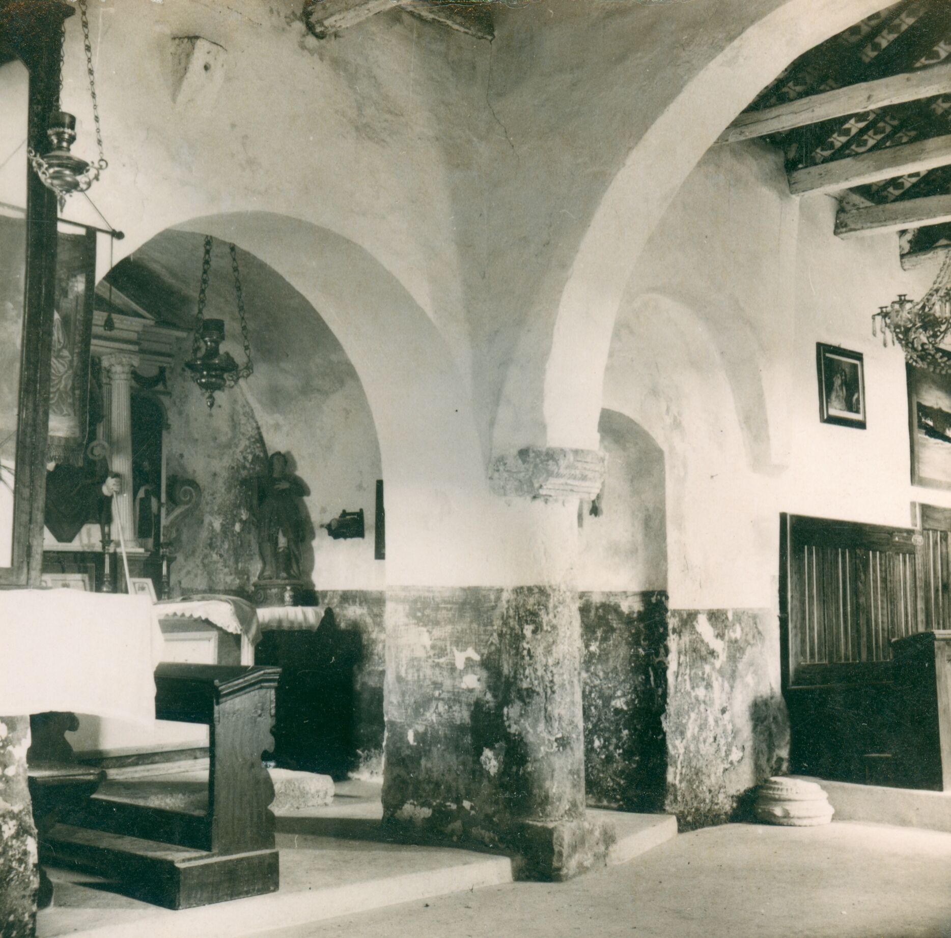 Branko Fučić, Plomin (Kršan), Crkva sv. Jurja, detalj unutrašnjosti