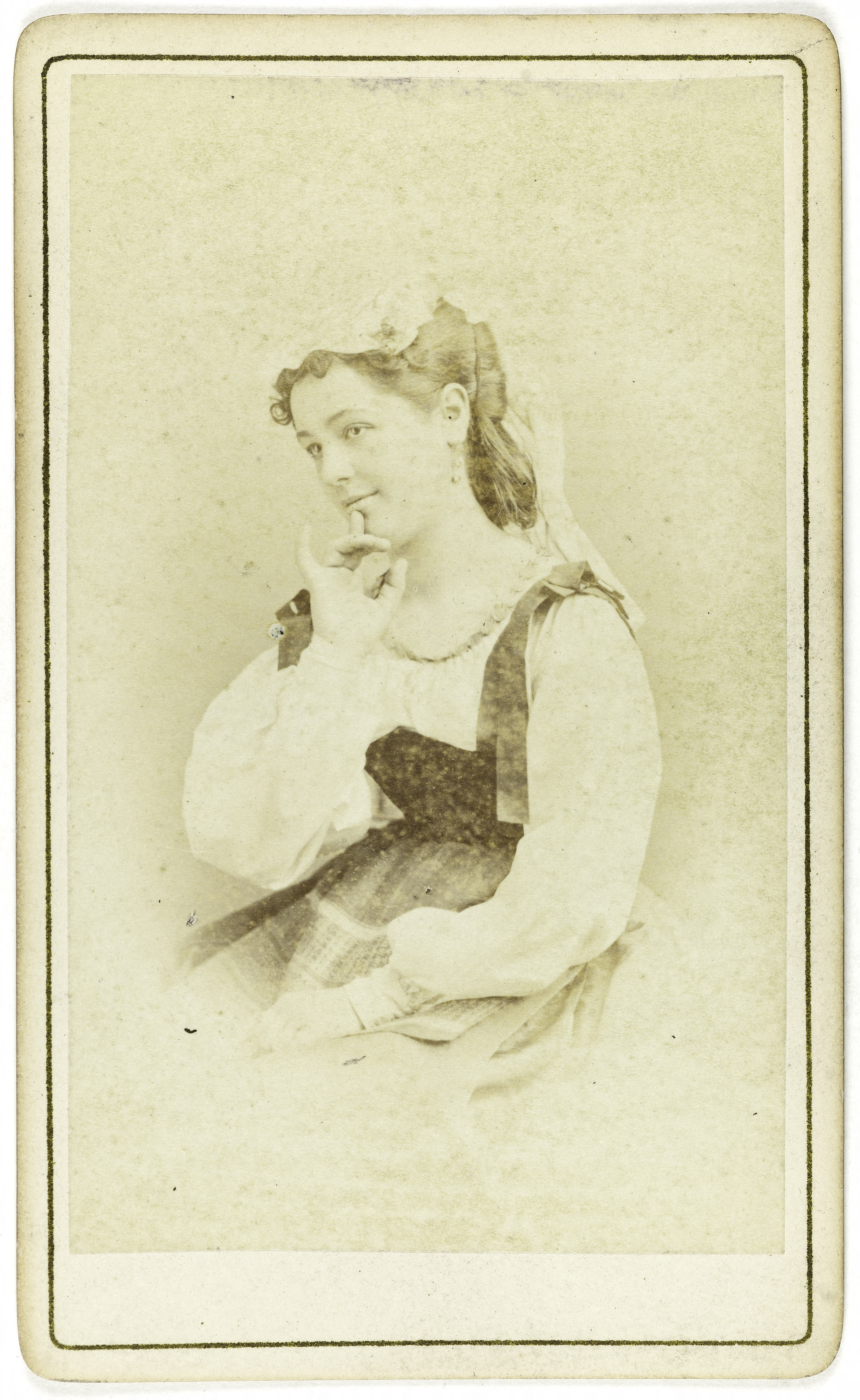 André-Adolphe-Eugène Disdéri, Portrait de Juliette de Monge, actrice au Théâtre de Cluny entre 1872 et 1878.