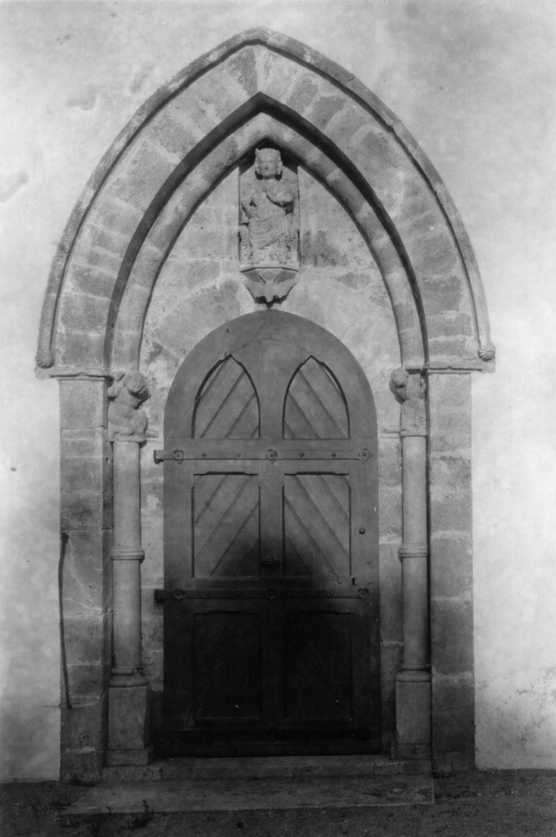 Hermann Christian Neupert, Eidsberg kirke. Utsmykket kirkedør..