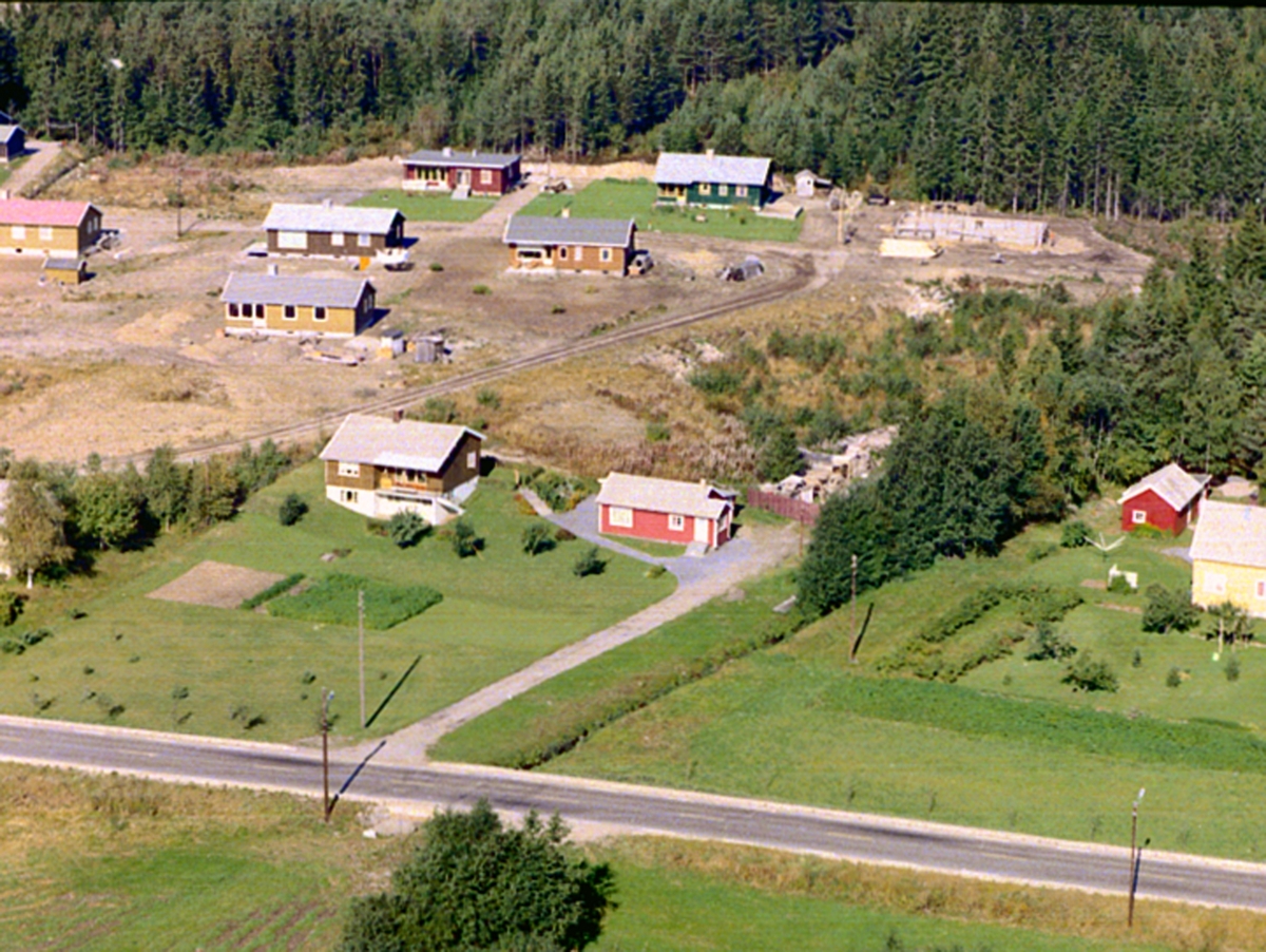 Widerøes Flyveselskap A/S, FLYFOTO FURUNÆR, SKAUENFELTET I LØTEN