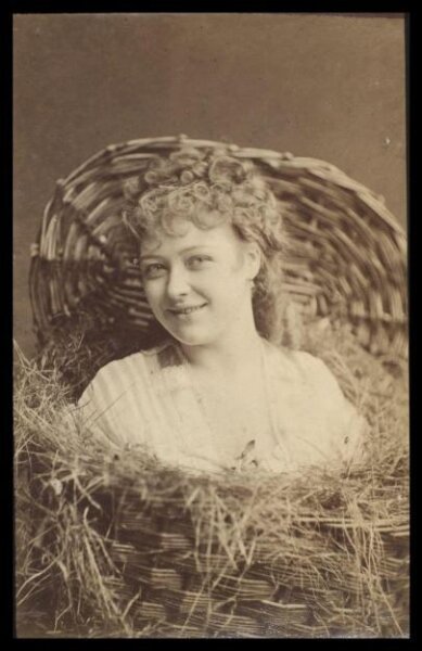 London Stereoscopic and Photographic Company, Guy Little Theatrical Photograph