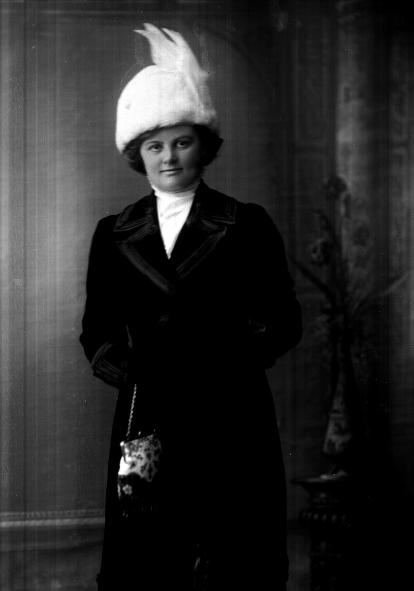 Gustav Borgen, Portrett, skuespillerinne Erna Schøien.