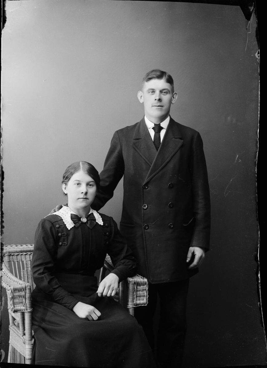 Skötsner-Edhlund, Ateljéporträtt - man och kvinna, Östhammar, Uppland