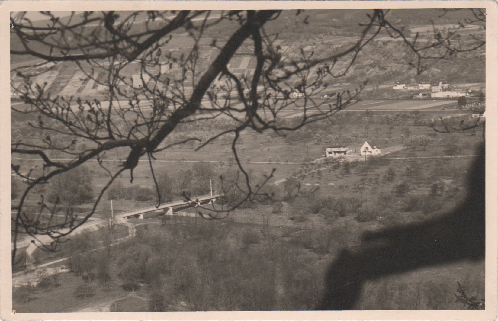 Jupp Schuld, Blick vom Mühlenberg auf die Bäderstraße in Bodendorf/Ahr