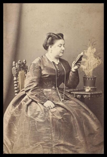 London Stereoscopic and Photographic Company, Guy Little Theatrical Photograph