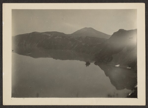 Louis Fleckenstein, [Crater Lake and Phantom Ship]