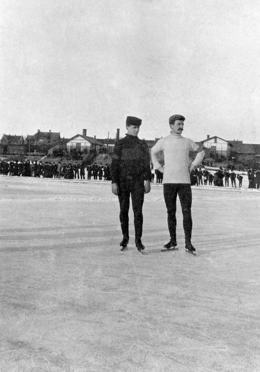 Anno Domkirkeodden, GRUPPE 2 SKØYTELØPERE, NORGESMESTER 1907 OSCAR MATHISEN, SIGURD MATHISEN, MJØSISEN, VESLEMJØSA