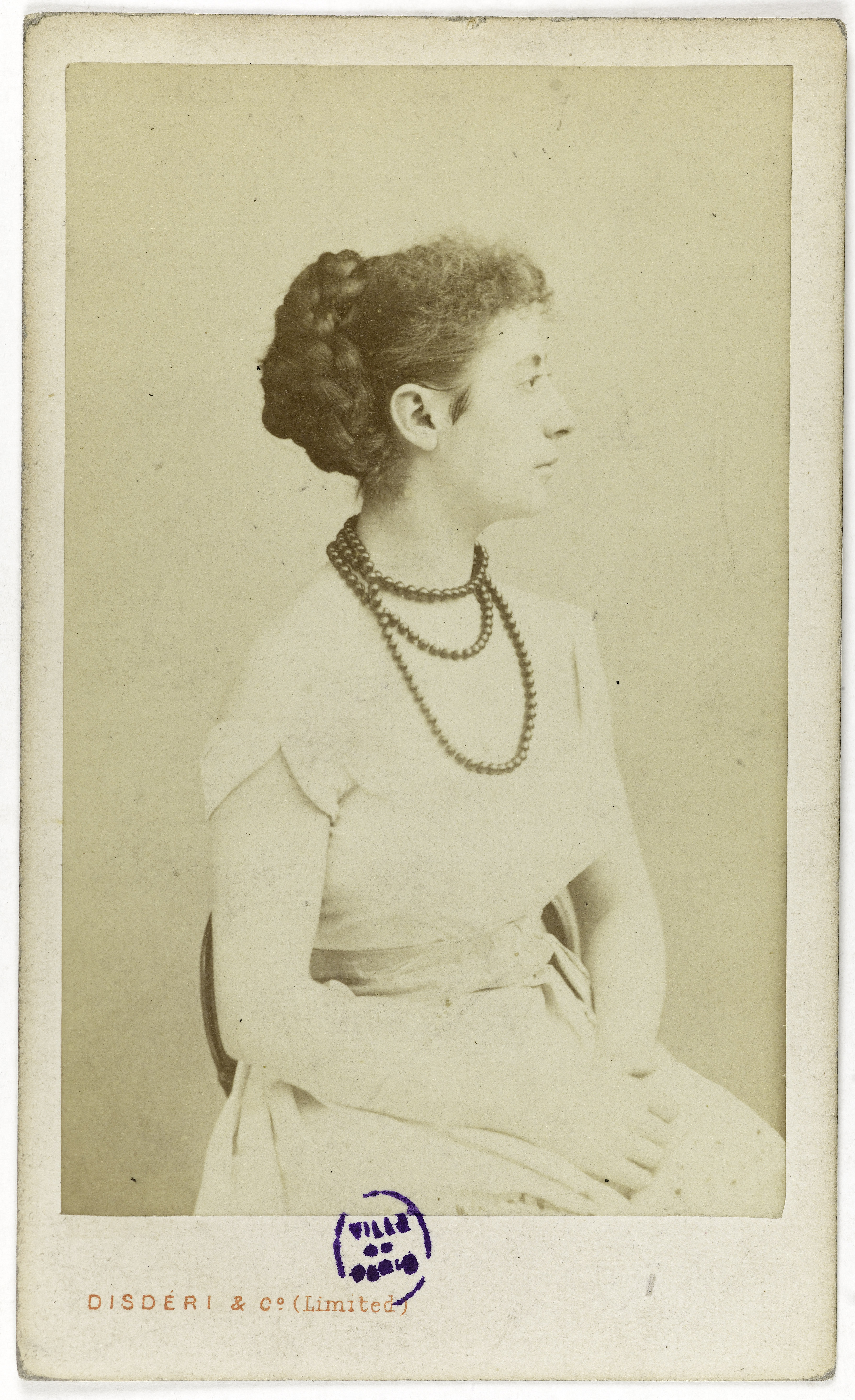 Disderi & Cie, Portrait de Montero, danseuse au Théâtre de Châtelet en 1868 et à l'Opéra Comique.