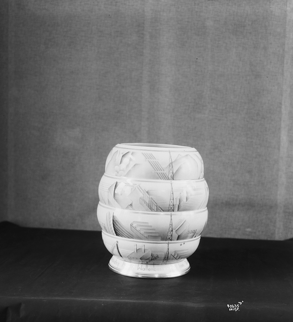Anders Beer Wilse, Prot: Porsgrund Porselæn Hydros vase