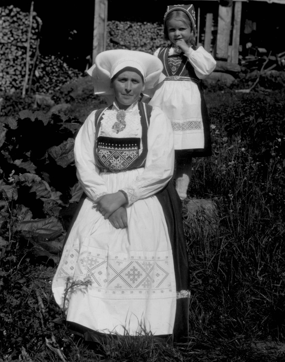 Anders Beer Wilse, Kvinnedrakt, Kvinne- barnedrakt, Hordaland