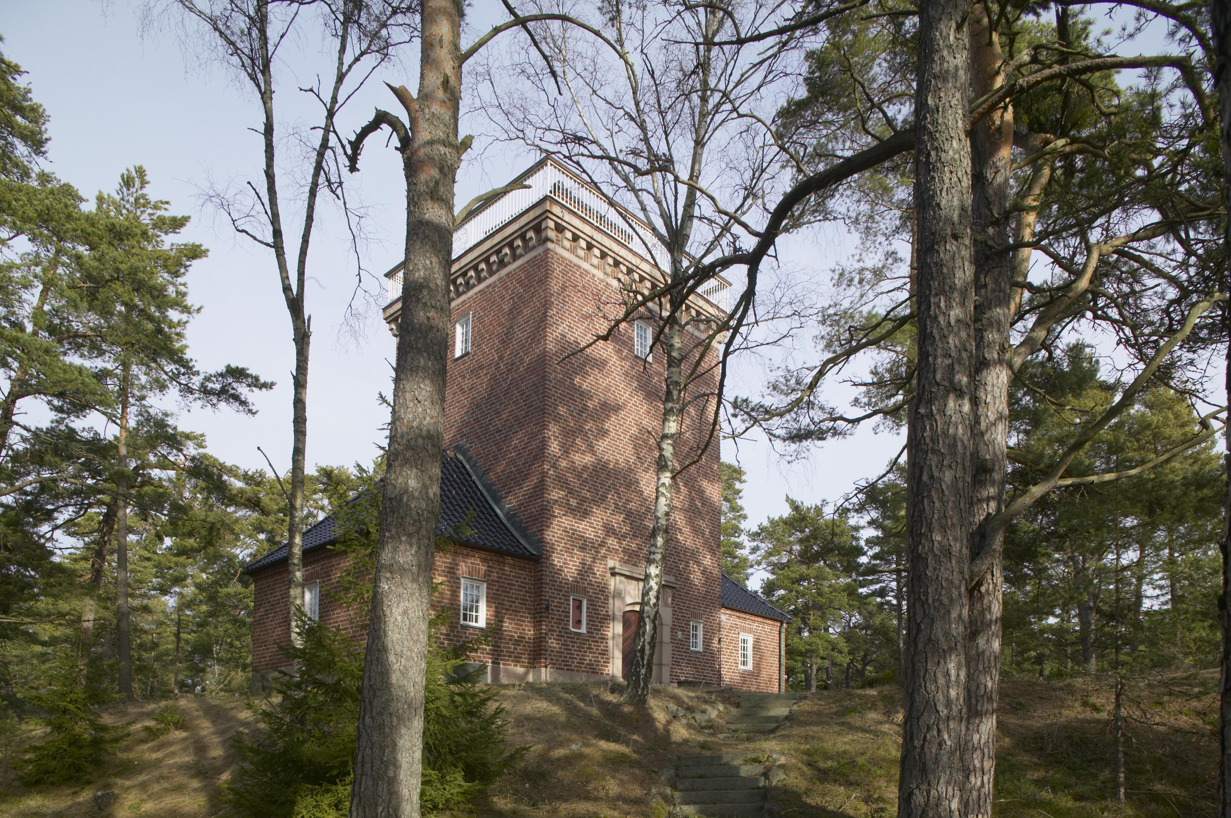 Bengt A Lundberg, Berga slott