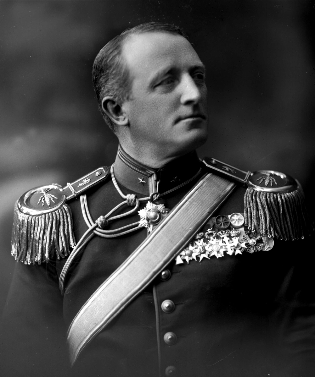Gustav Borgen, Portrett, Johan Tidemann Sverre, (1867-) i uniform som major.