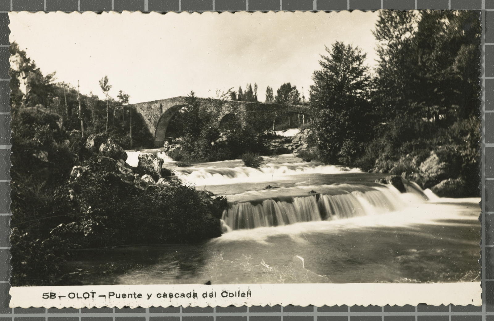 Desconegut, 58 - Olot - Bridge and waterfall of the Collell