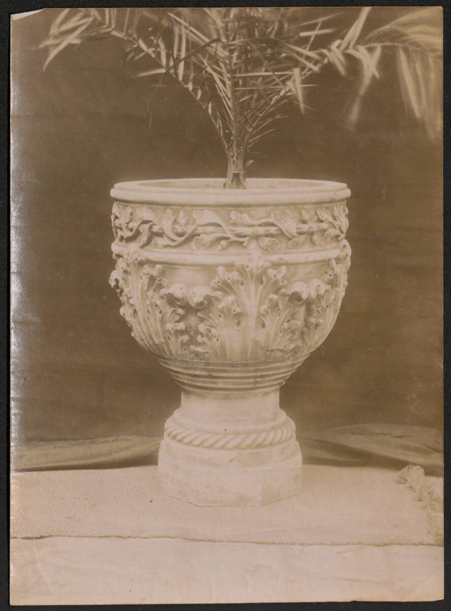 Anonym, Vase mit byzantinisierenden und antikisierenden Formen