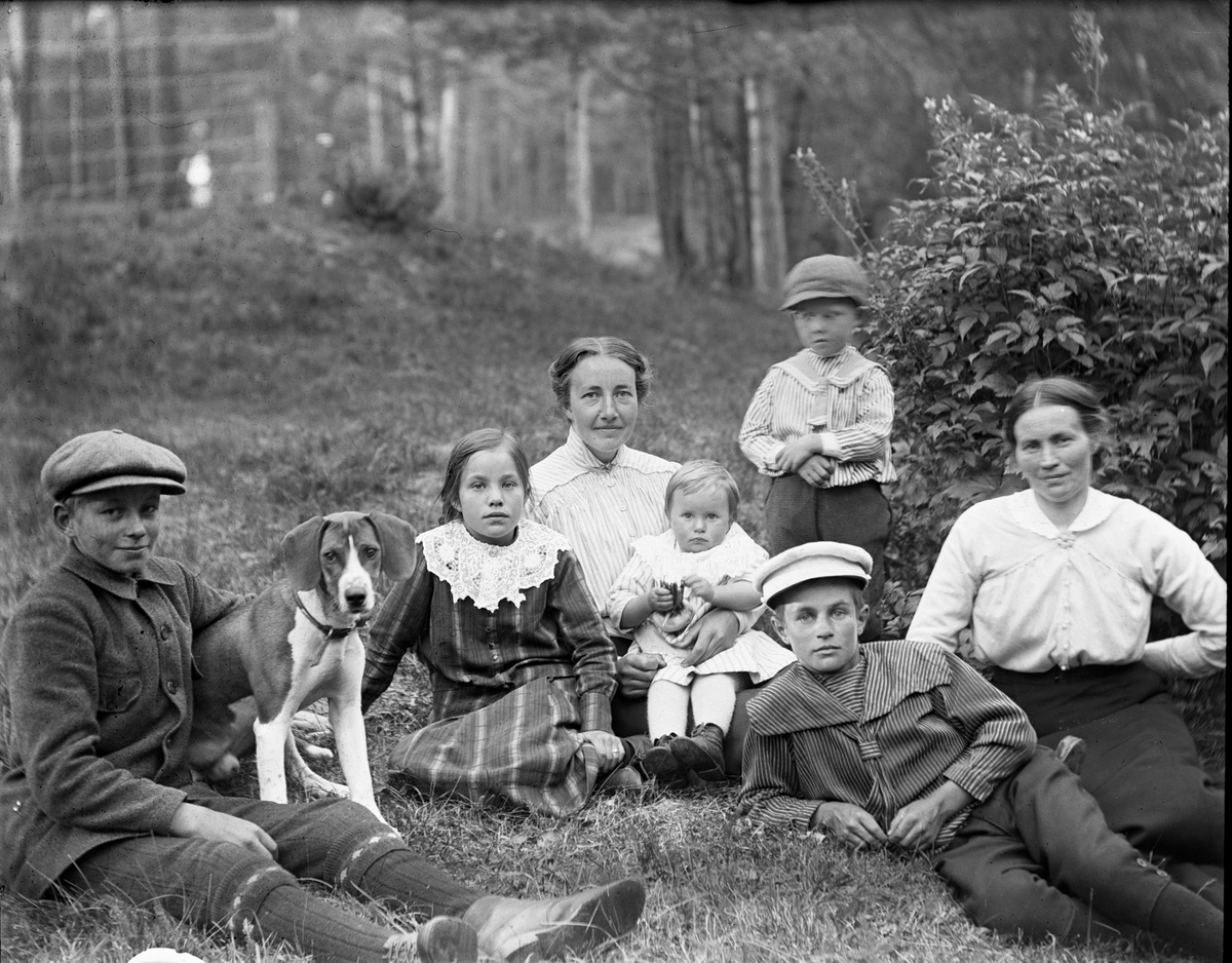 Anders O. Sørhuus, Kvinner og barn på tur