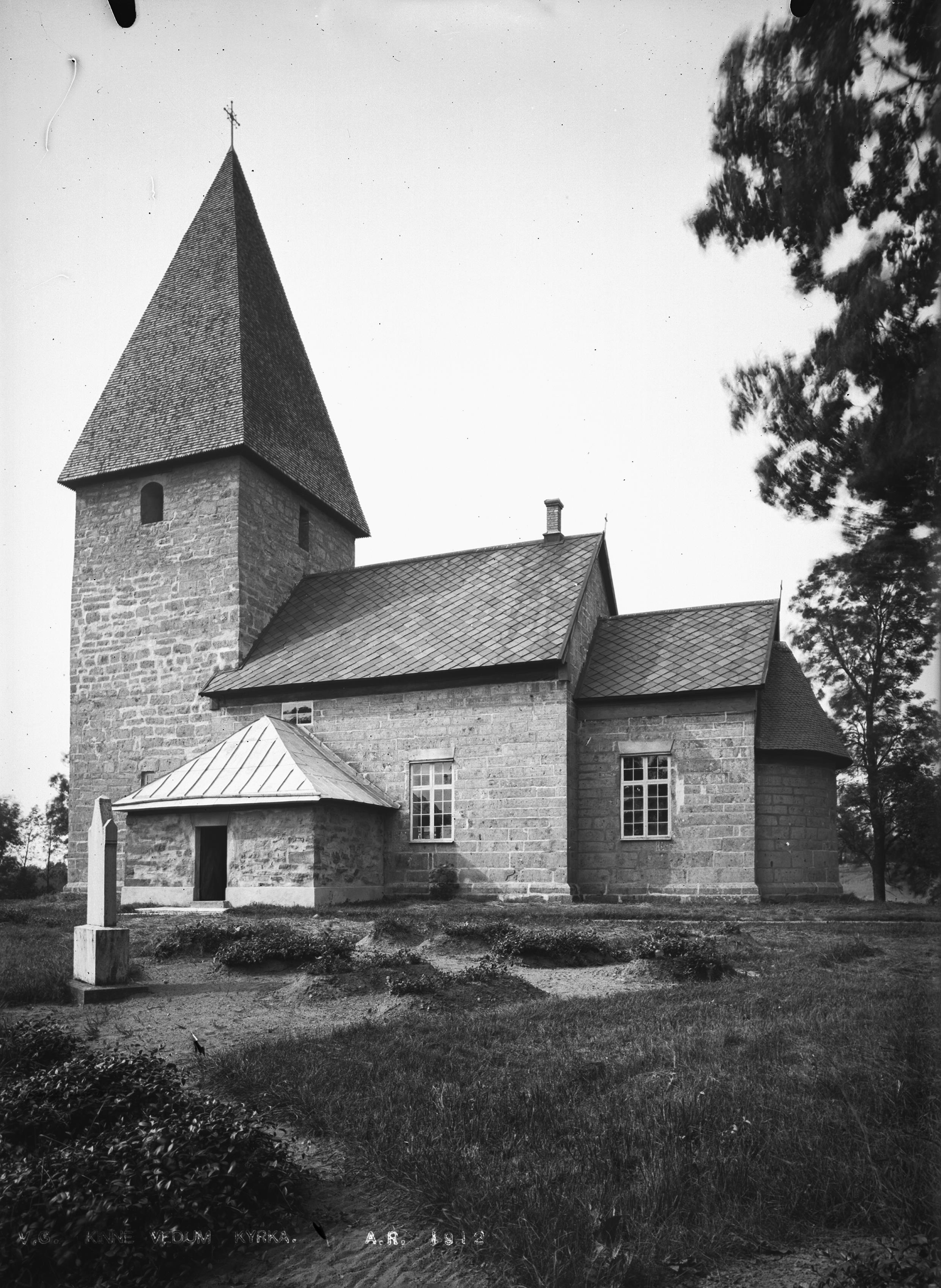 Anders Roland, Kinne-Vedums kyrka