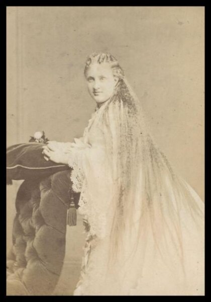 London Stereoscopic and Photographic Company, Guy Little Theatrical Photograph