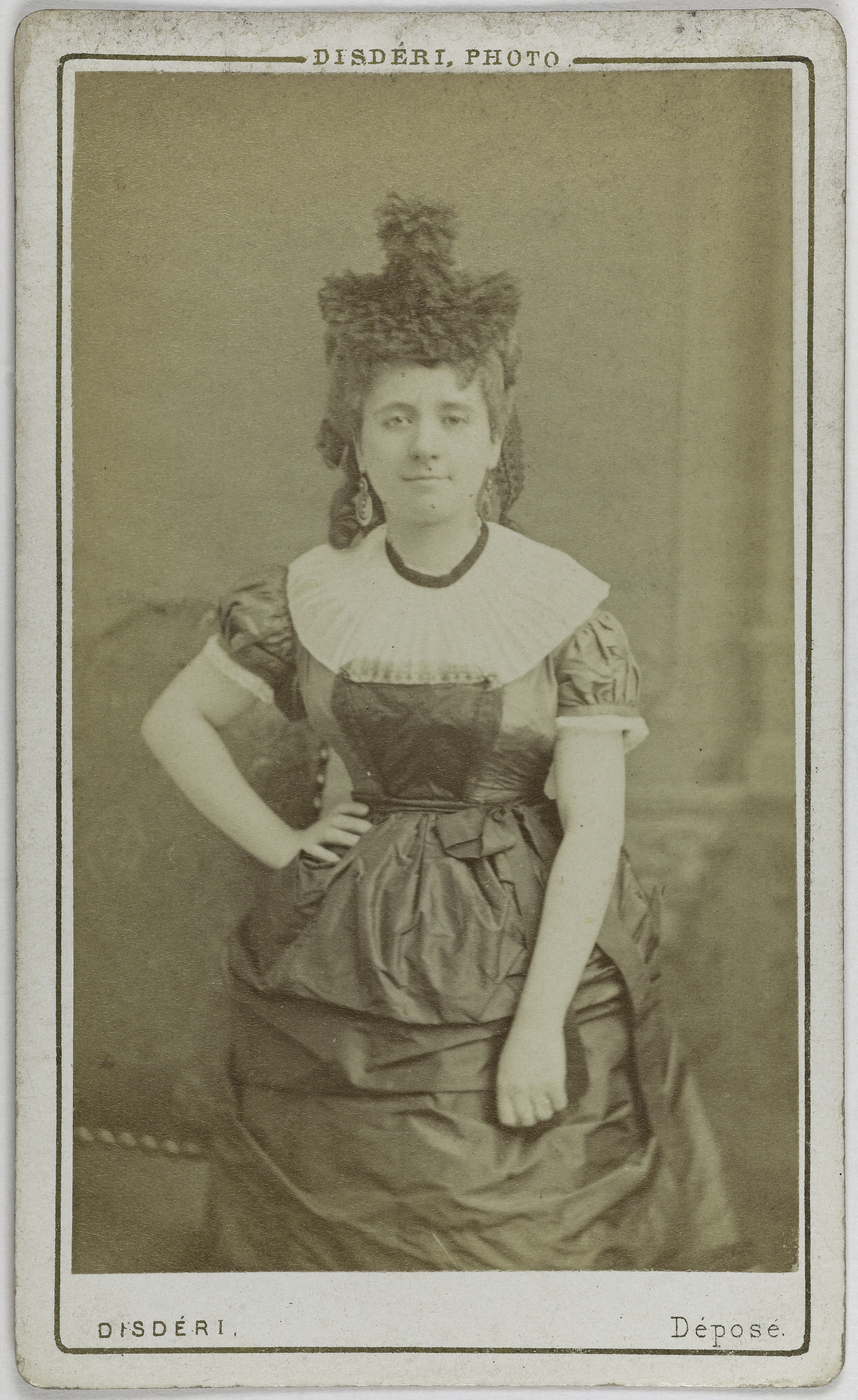 André-Adolphe-Eugène Disdéri, Portrait de Perier ou Perrier, (Marie Amélie Petit, dit), (1842-1909), (actrice)