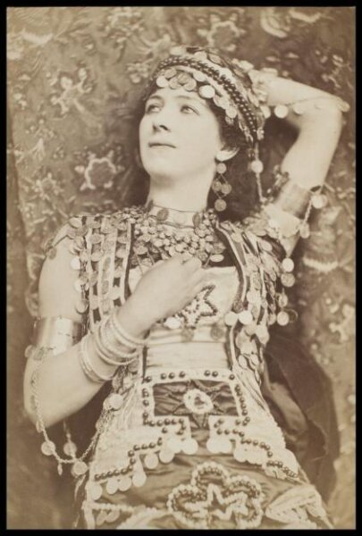 London Stereoscopic and Photographic Company, Guy Little Theatrical Photograph
