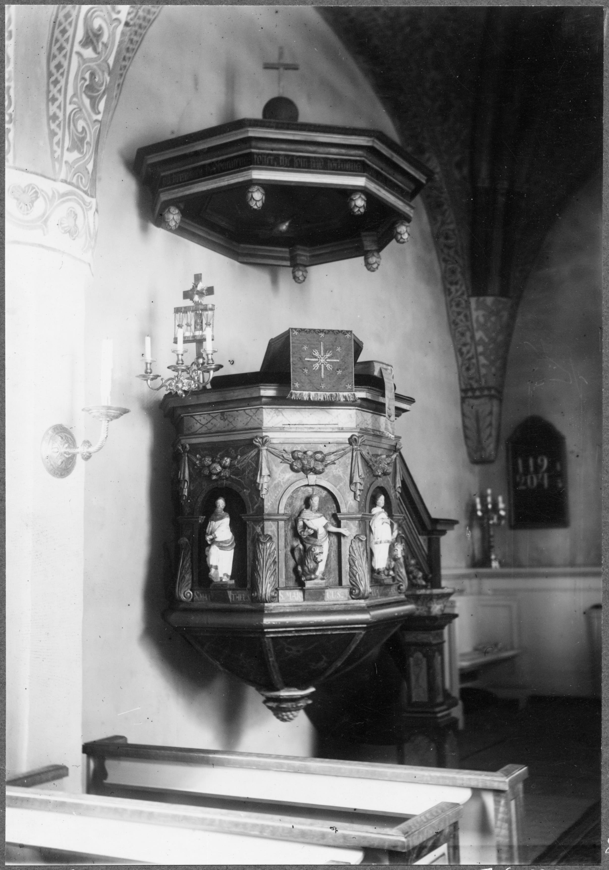Nils Åzelius, Almby kyrka